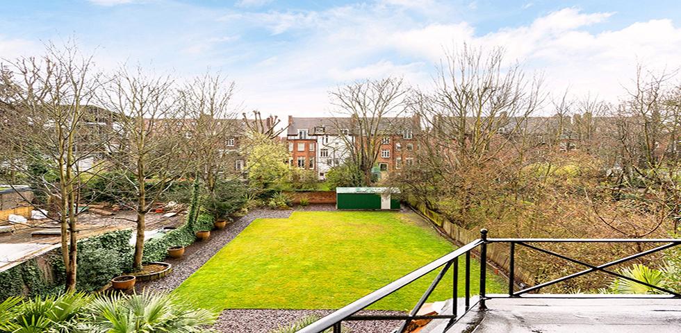 			RENT INCLUDES CENTRAL HEATING, Studio Apartment, 1 bath, 1 reception Flat			 Fitzjohns Avenue, HAMPSTEAD